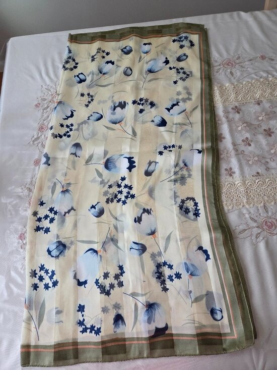 Source Unknown Accessories - Vintage Spring Scarf